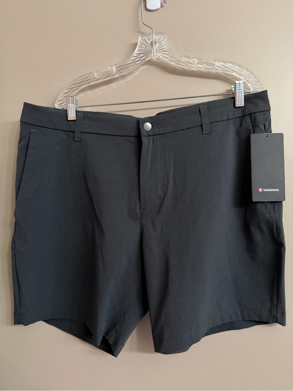 Lululemon Commission Shorts 7” NWT sz 38